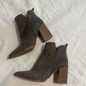 Nine West Ankle Booties Size 7M